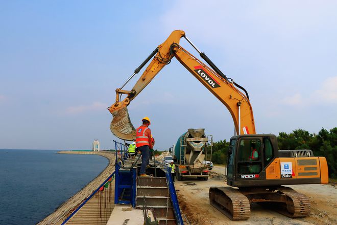 开元体育筑牢沿海生态安全屏障——中建筑港潍坊海港产业园项目加快建设侧记(图1)