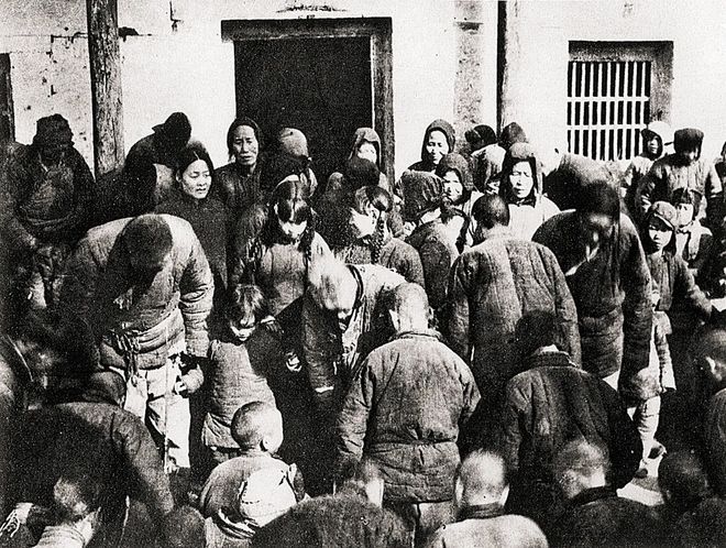 ky体育·(中国)官方网站1946年女英雄贺飞霞惨遭“推磨”酷刑折磨：宁死不屈结(图6)